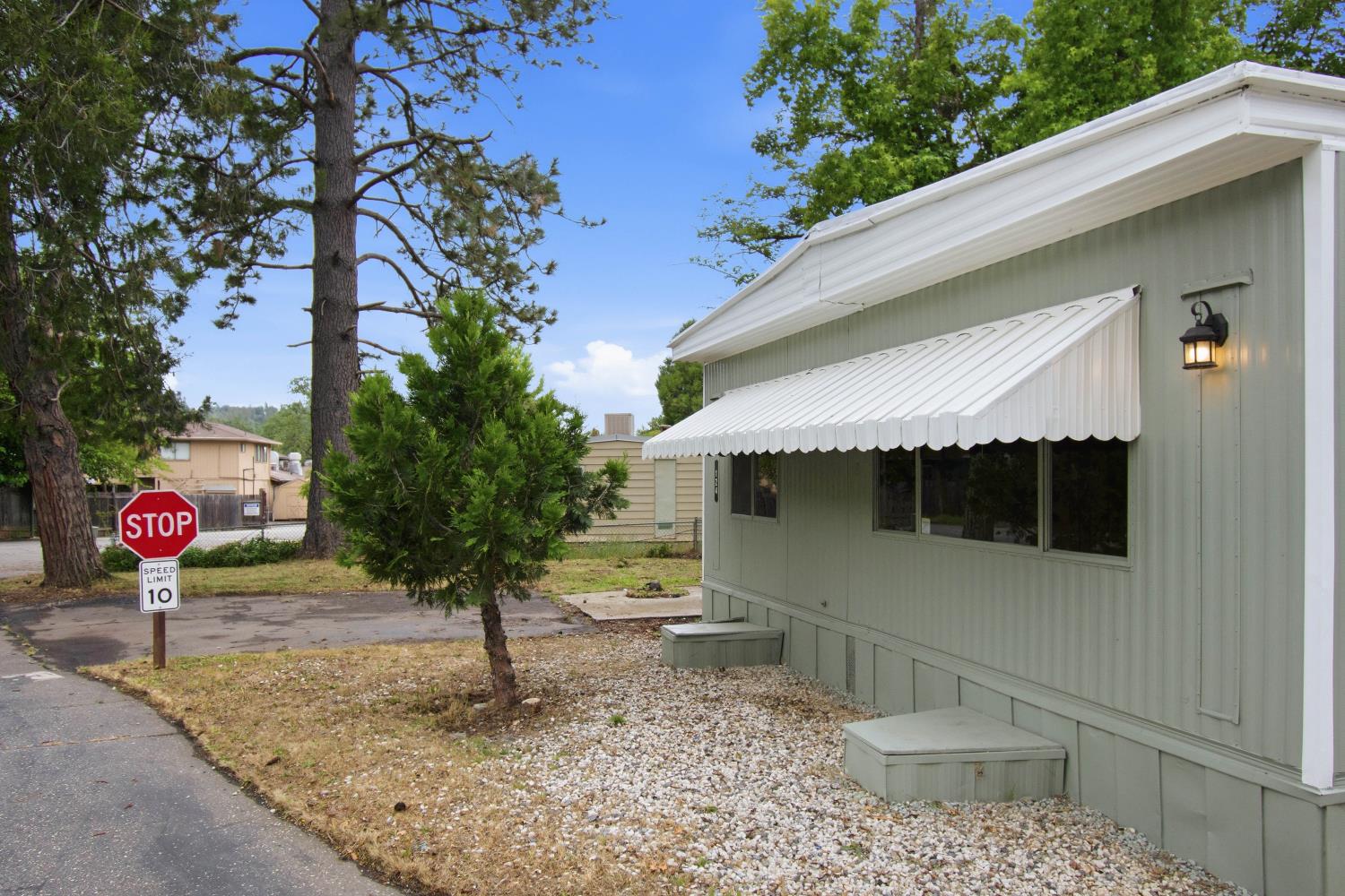 124 Lark Street Penn Valley, CA 95946 - Photo 7 of 68