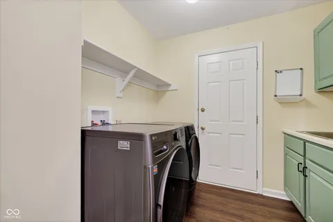 $435,000 | 12055 Waterford Lane, Carmel, IN 46033