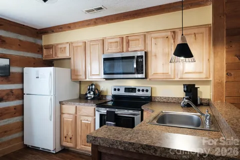 $349,000 | 658 Biltmore Circle, Unit 82, Bryson City, NC 28713
