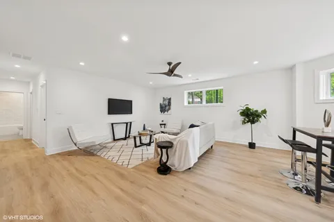 $995,000 | 3319 South Prairie Avenue, Chicago, IL 60616