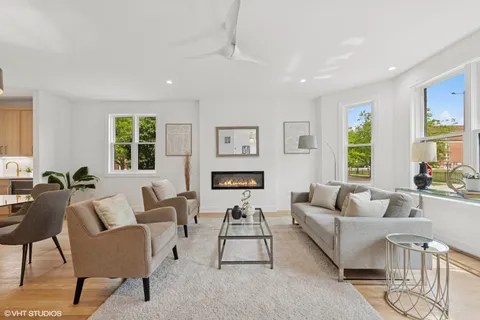 $995,000 | 3319 South Prairie Avenue, Chicago, IL 60616