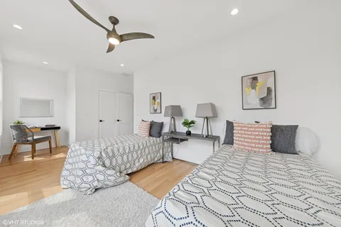 $995,000 | 3319 South Prairie Avenue, Chicago, IL 60616