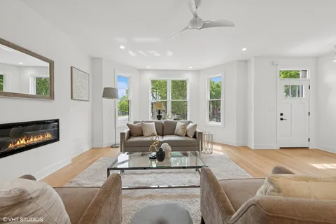 $995,000 | 3319 South Prairie Avenue, Chicago, IL 60616