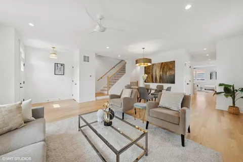 $995,000 | 3319 South Prairie Avenue, Chicago, IL 60616