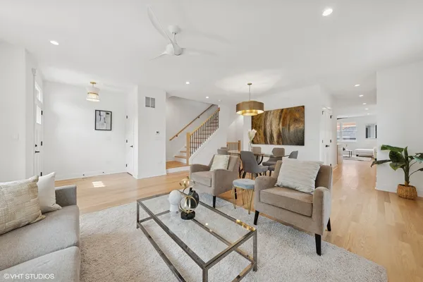 $995,000 | 3319 South Prairie Avenue, Chicago, IL 60616