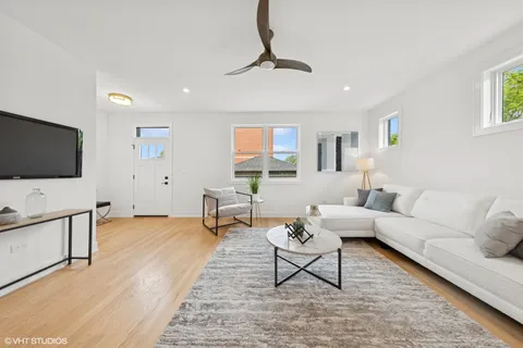 $995,000 | 3319 South Prairie Avenue, Chicago, IL 60616