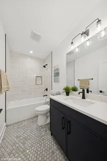 $995,000 | 3319 South Prairie Avenue, Chicago, IL 60616