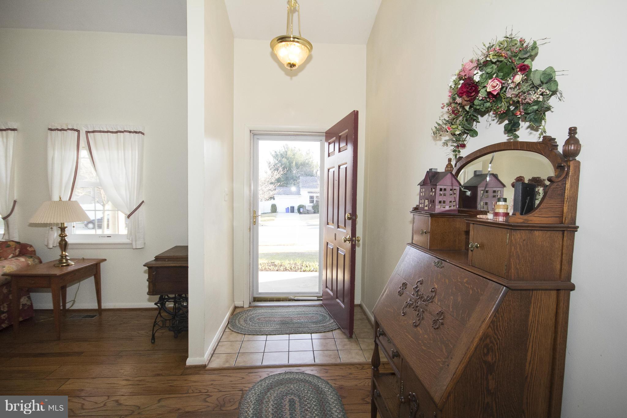 9218 Kilbride Road Baltimore, MD 21236 - Photo 3 of 27 Interior (General)