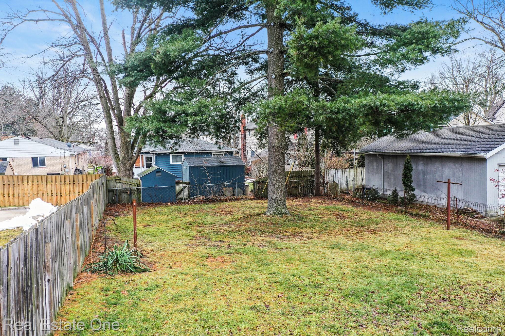907 West 3rd Street Rochester, MI 48307 - Photo 33 of 36 DJI_0479.jpg