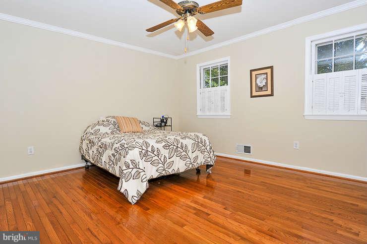 7916 St George Court Springfield, VA 22153 - Photo 11 of 20 Bedroom (Master)