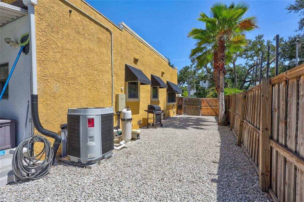 2437 Floyd Street Sarasota, FL 34239 - Photo 40 of 50