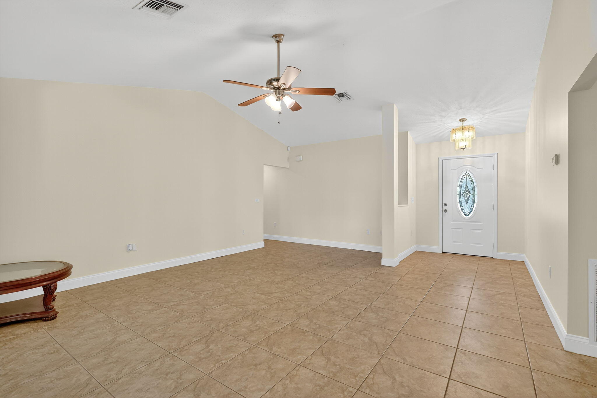 8888 Highway 441 Okeechobee, FL 34974 - Photo 11 of 61 Living Room