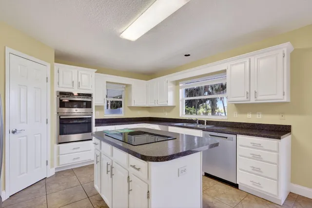 $775,000 | 8888 Highway 441, Okeechobee, FL 34974
