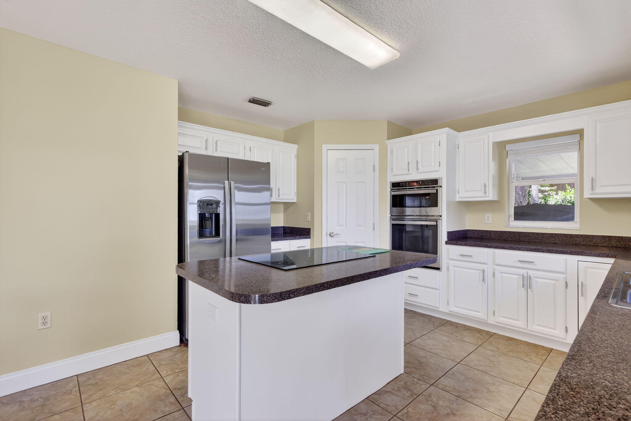 8888 Highway 441 Okeechobee, FL 34974 - Photo 23 of 61 Kitchen