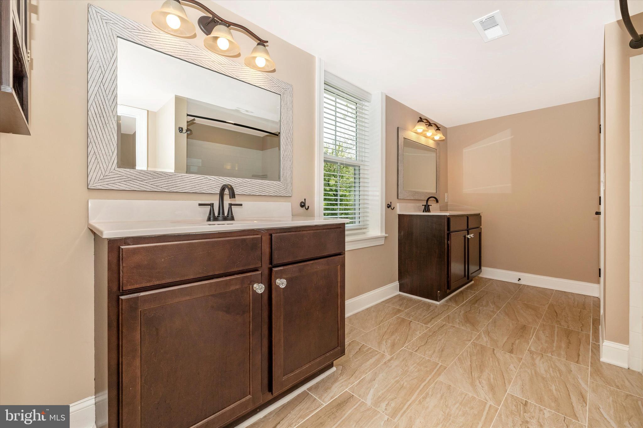 7575 Middleburg Road Keymar, MD 21757 - Photo 35 of 65 Huge Upstairs Full Bathroom .