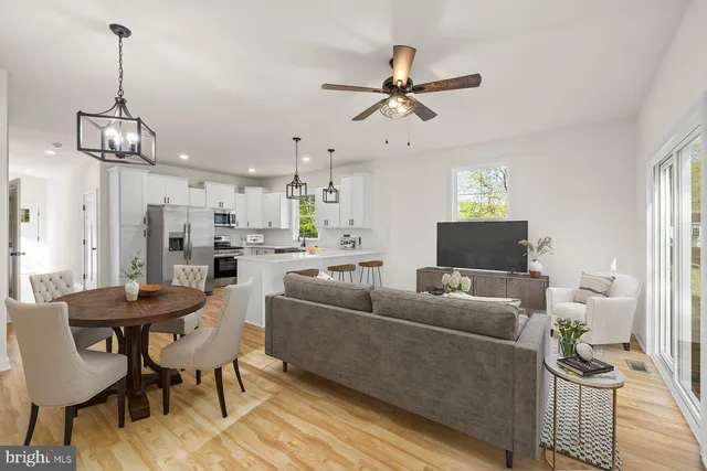 $439,900 | 165 Bend Farm Road, Fredericksburg, VA 22408