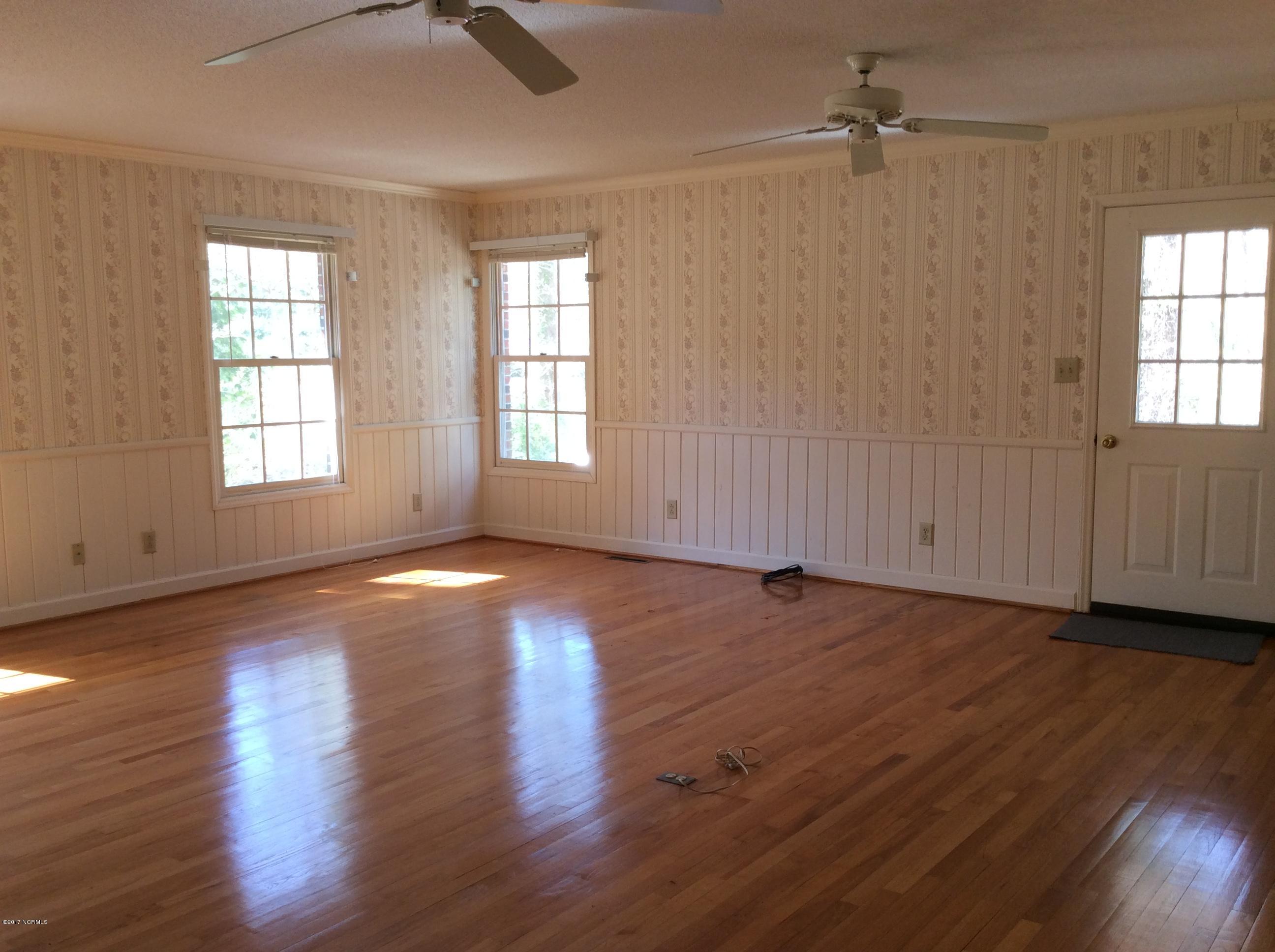 115 Patricia Road Washington, NC 27889 - Photo 11 of 47 20170224_165525057_iOS