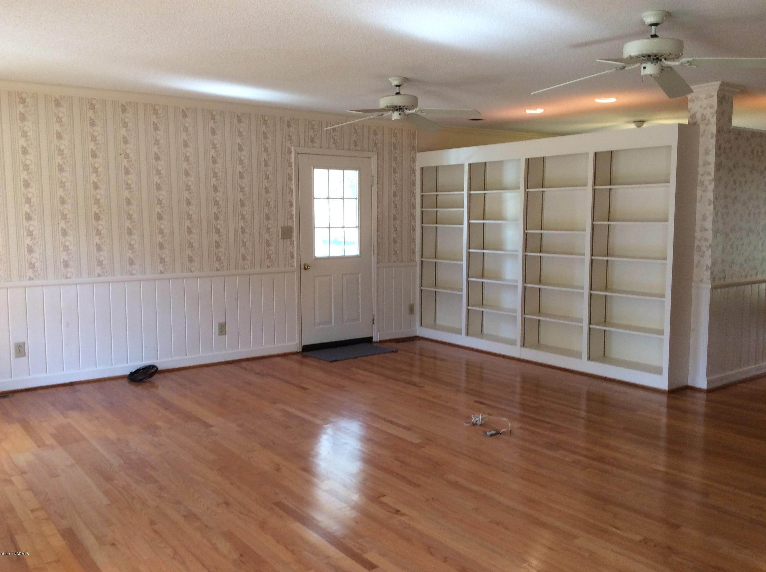 115 Patricia Road Washington, NC 27889 - Photo 12 of 47 20170224_165632532_iOS