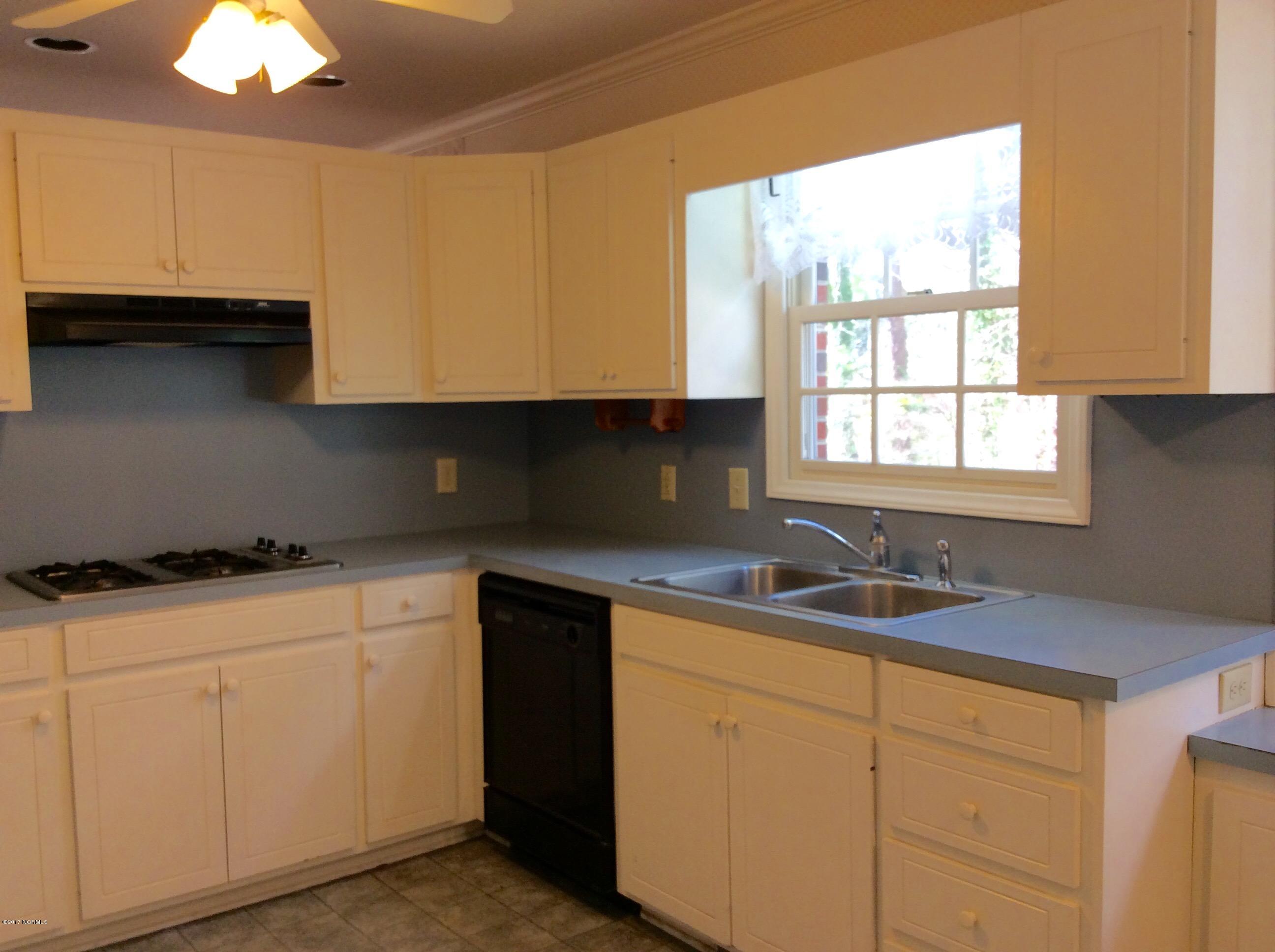 115 Patricia Road Washington, NC 27889 - Photo 15 of 47 20170224_165123793_iOS