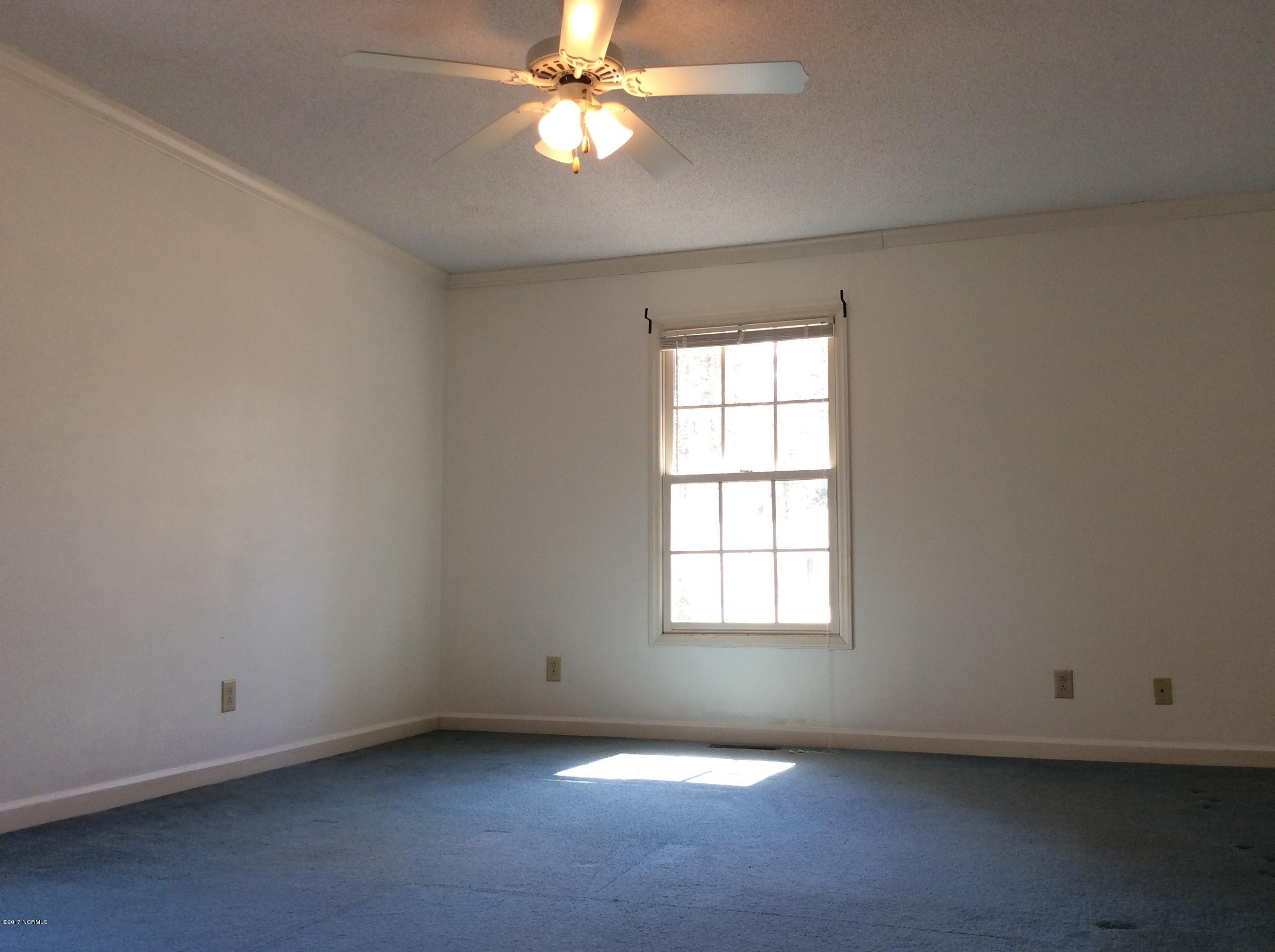 115 Patricia Road Washington, NC 27889 - Photo 22 of 47 20170224_175335654_iOS
