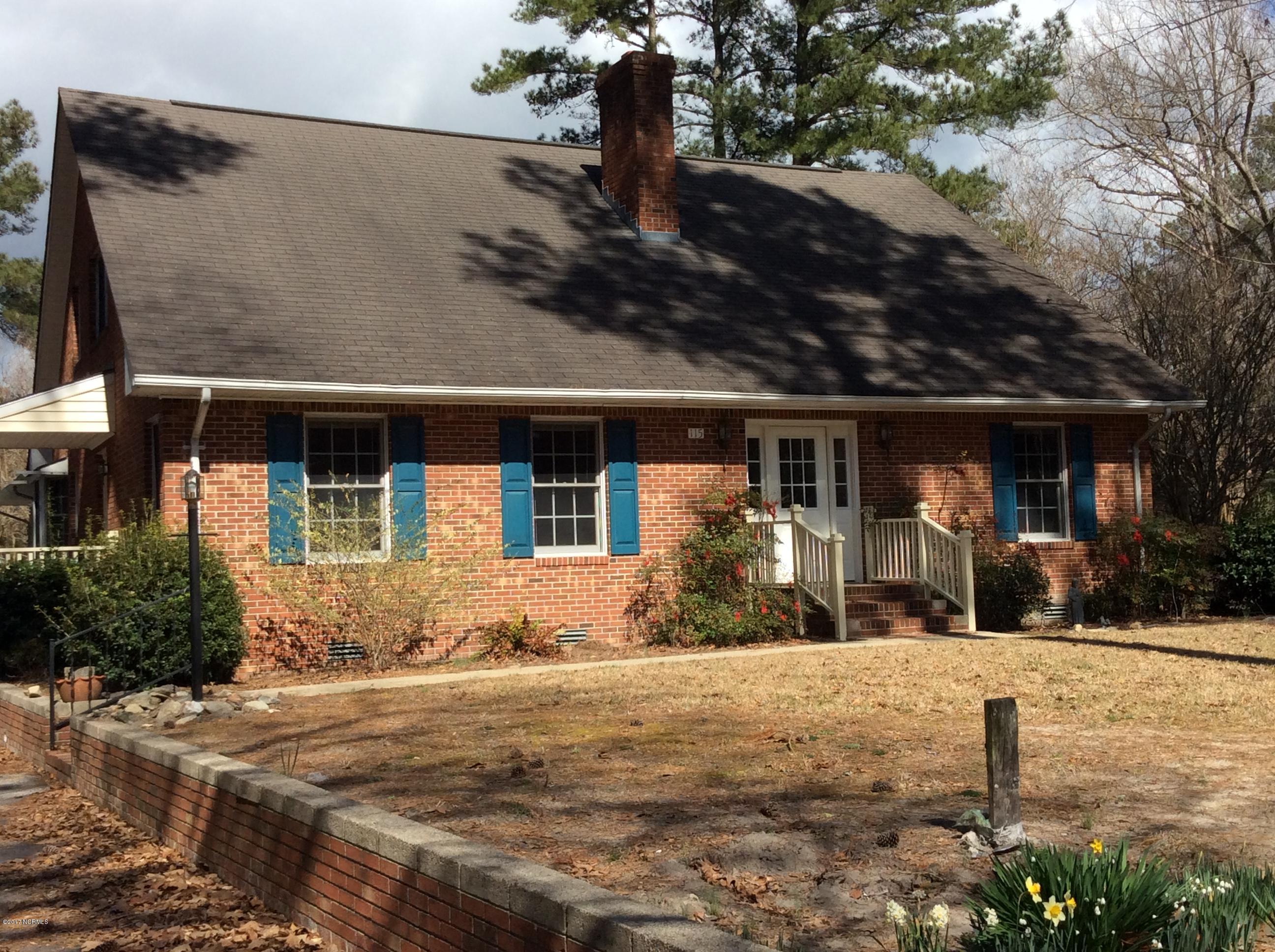 115 Patricia Road Washington, NC 27889 - Photo 3 of 47 20170224_180305165_iOS