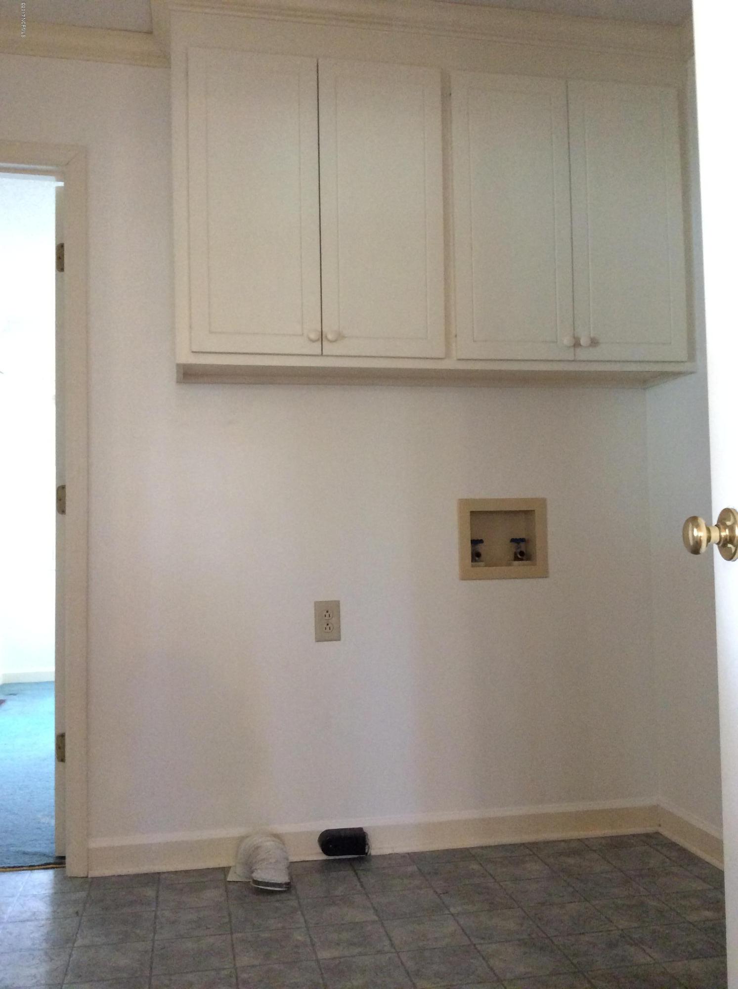 115 Patricia Road Washington, NC 27889 - Photo 32 of 47 laundry
