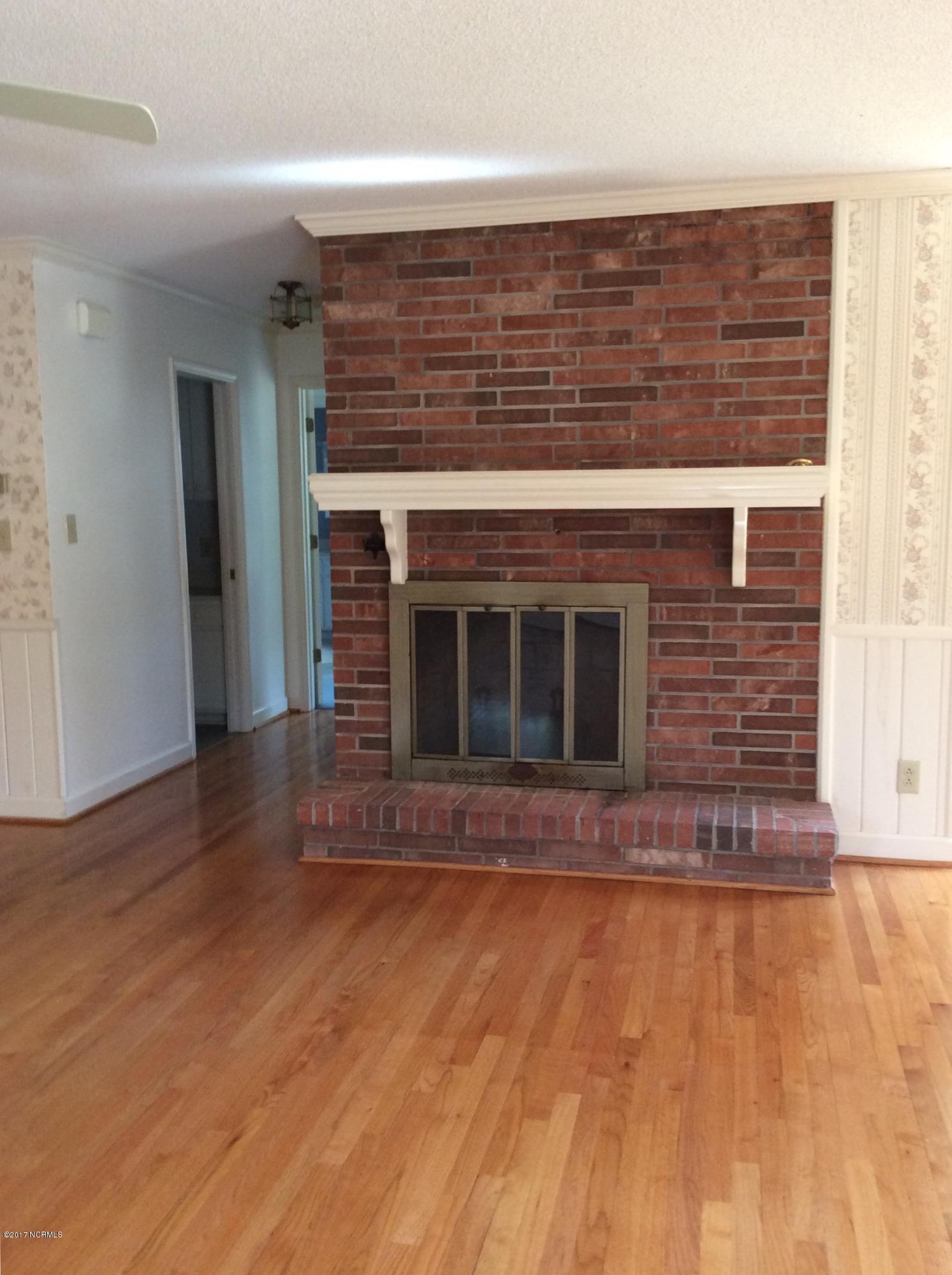 115 Patricia Road Washington, NC 27889 - Photo 8 of 47 20170224_165720555_iOS