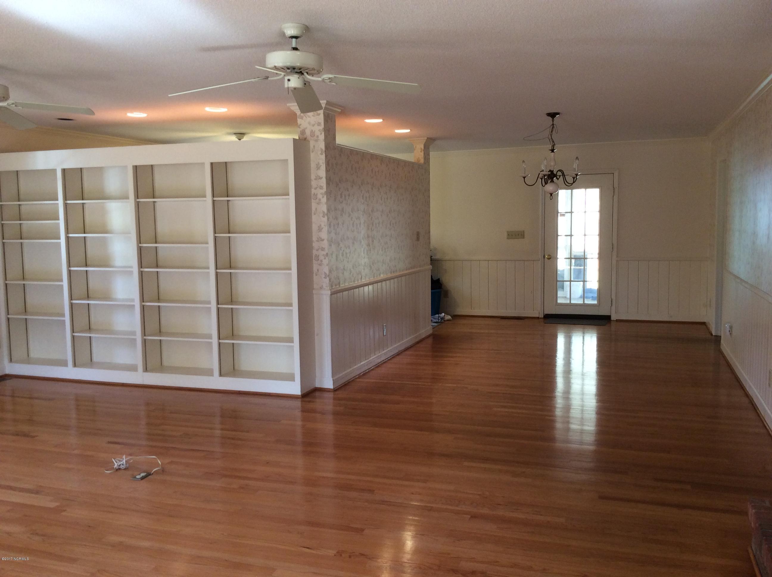 115 Patricia Road Washington, NC 27889 - Photo 9 of 47 20170224_165619120_iOS