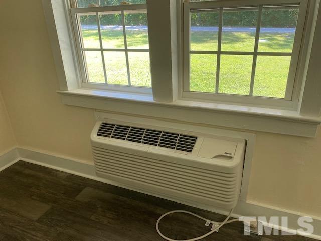 122 Bill Spain Road Henderson, NC 27537 - Photo 4 of 14 a kitchen with a window