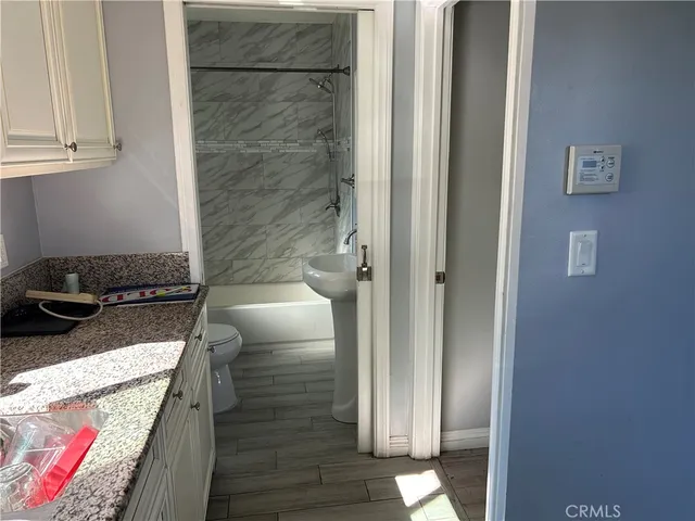 $1,800 | 8139 Etiwanda Avenue, Reseda, CA 91335