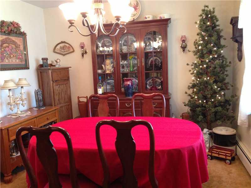 555 South Keel Ridge Road Hermitage, PA 16148 - Photo 5 of 21 Dining Room.