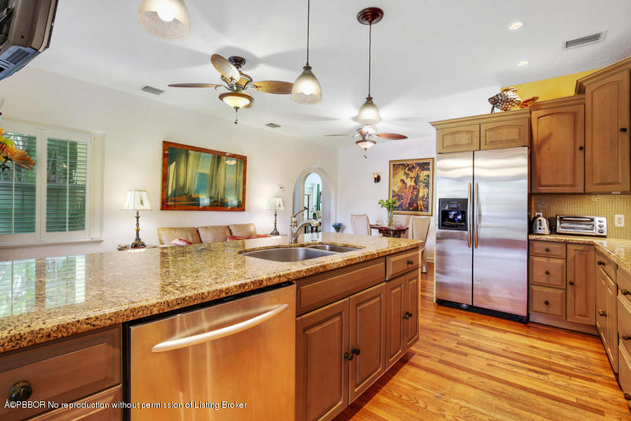 703 Sunset Road West Palm Beach, FL 33401 - Photo 13 of 20 Flamingo Kitchen Island