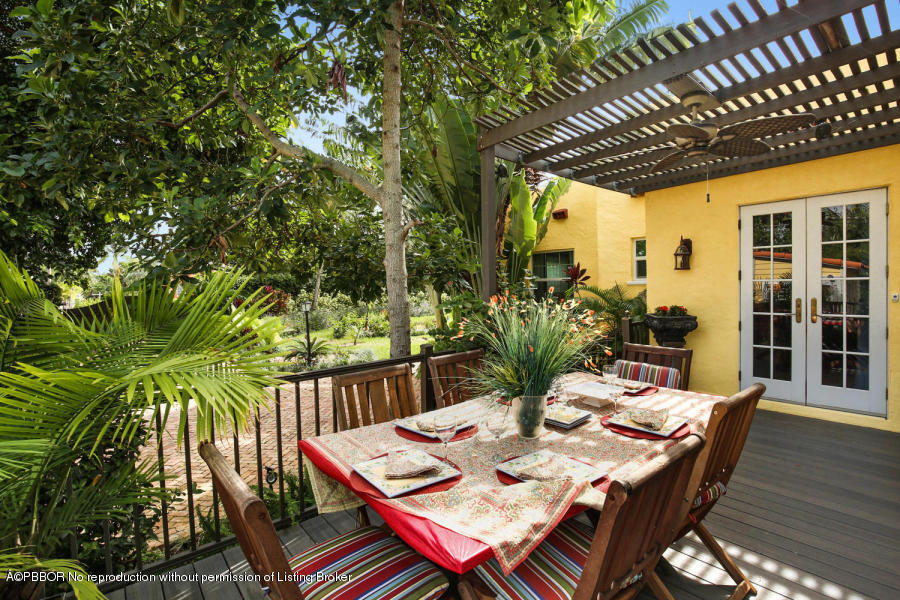 703 Sunset Road West Palm Beach, FL 33401 - Photo 3 of 20 Flamingo Exterior Patio