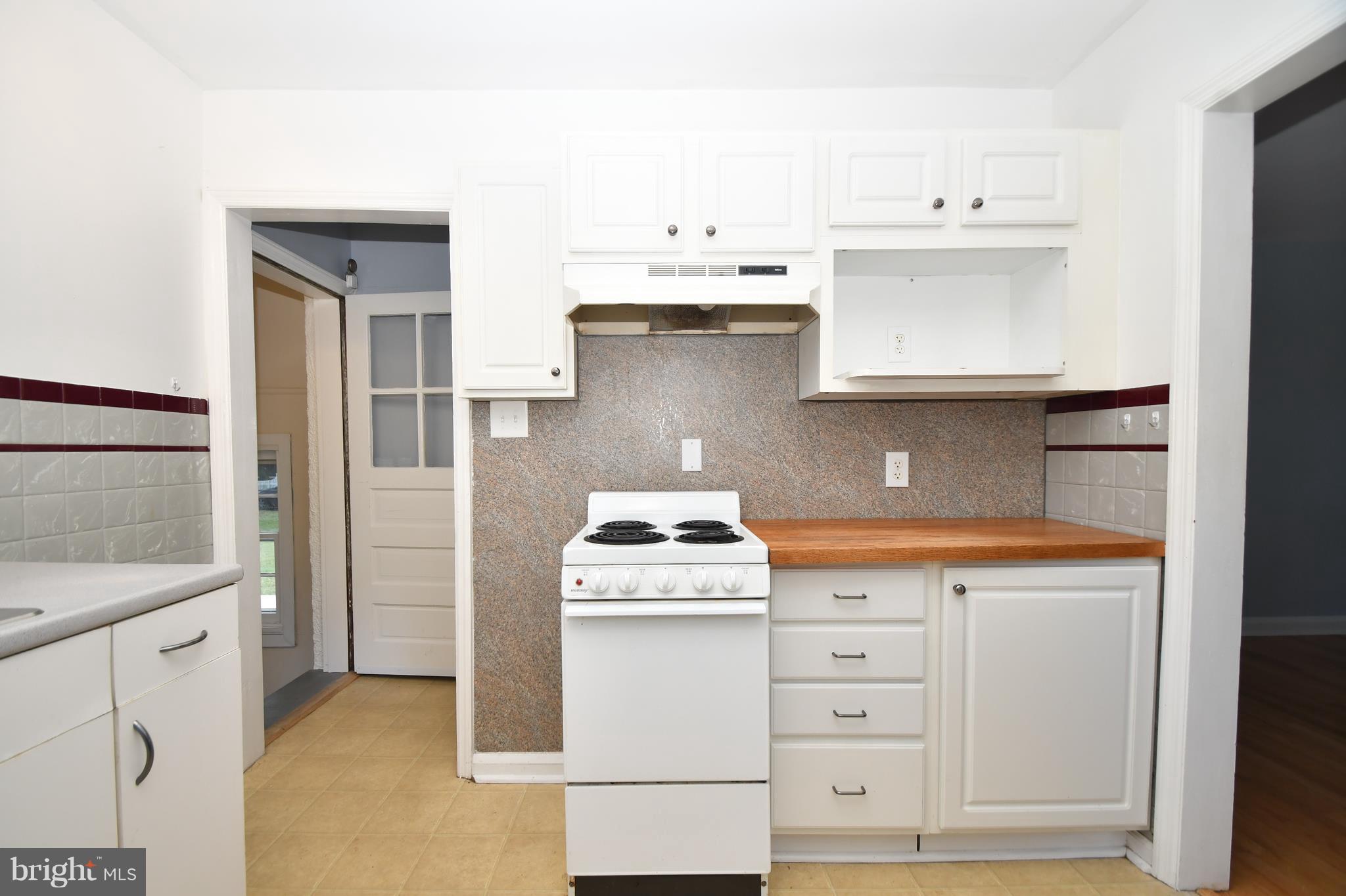2412 Golupski Road Baltimore, MD 21221 - Photo 5 of 24