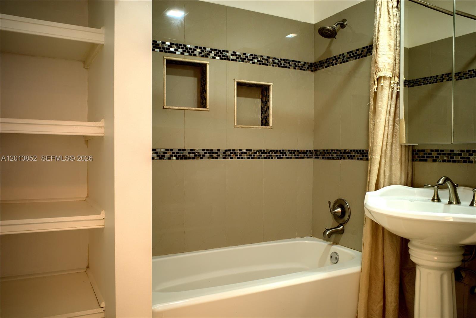 301 Southwest 5th Street Hallandale Beach, FL 33009 - Photo 40 of 45