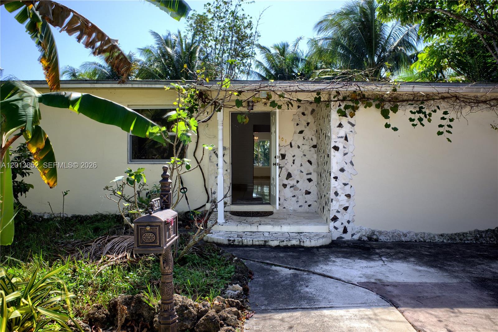301 Southwest 5th Street Hallandale Beach, FL 33009 - Photo 4 of 45