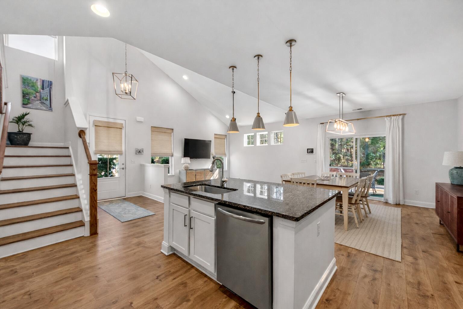 2568 KINGSFIELD Street Mount Pleasant, SC 29466 - Photo 16 of 34 greatpic