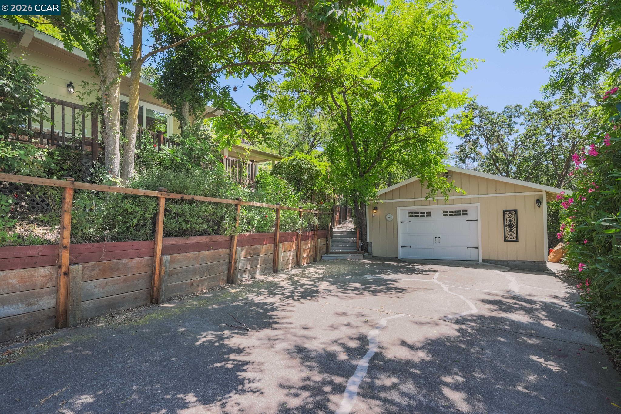 205 Summit Road Walnut Creek, CA 94598 - Photo 4 of 55