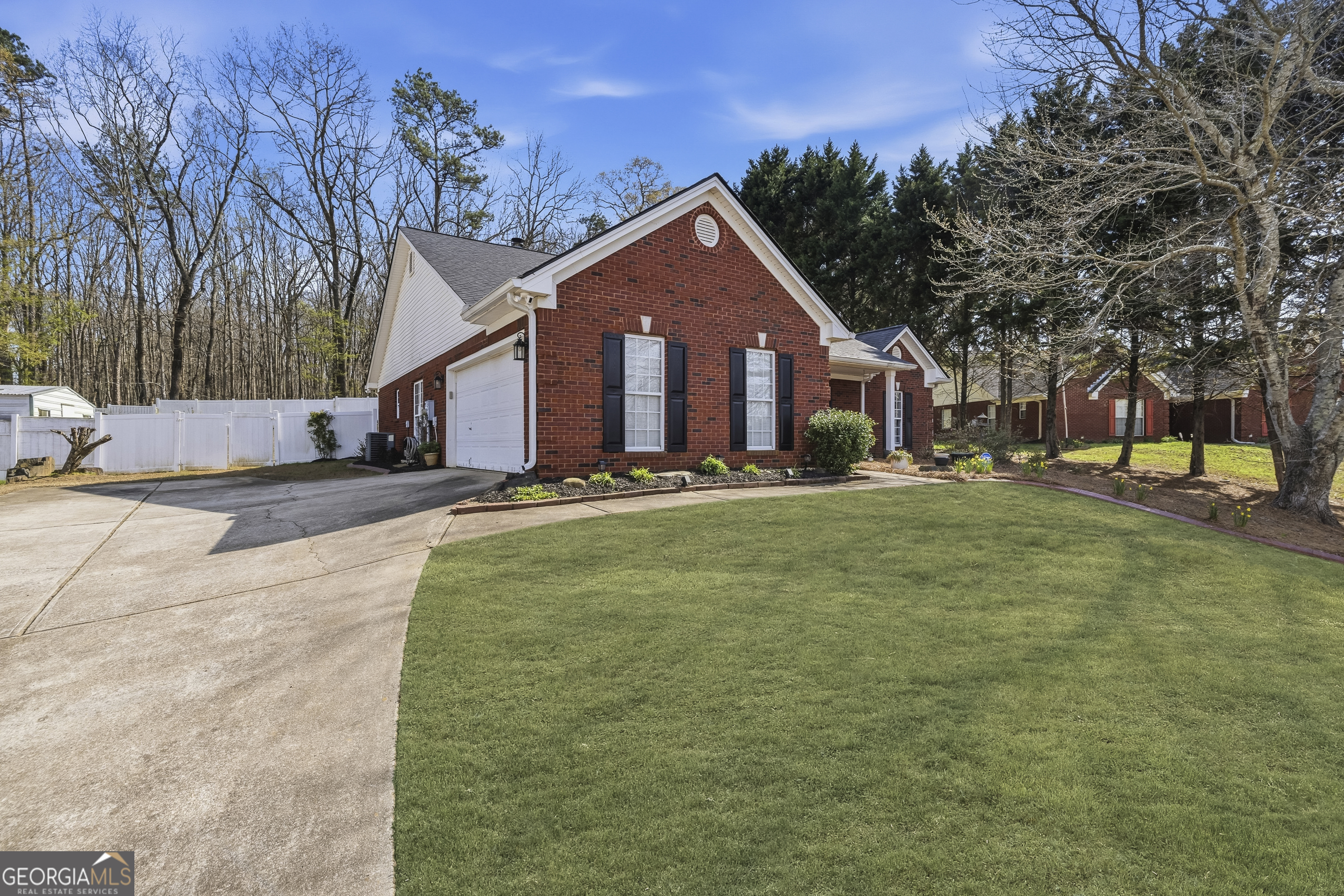 460 Flyway Lane Winder, GA 30680 - Photo 3 of 32 a front view of house with yard and green space