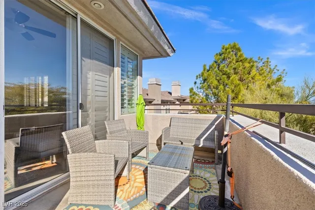 $2,400 | 660 Peachy Canyon Circle, Unit 201, Las Vegas, NV 89144