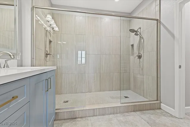 $2,400 | 660 Peachy Canyon Circle, Unit 201, Las Vegas, NV 89144