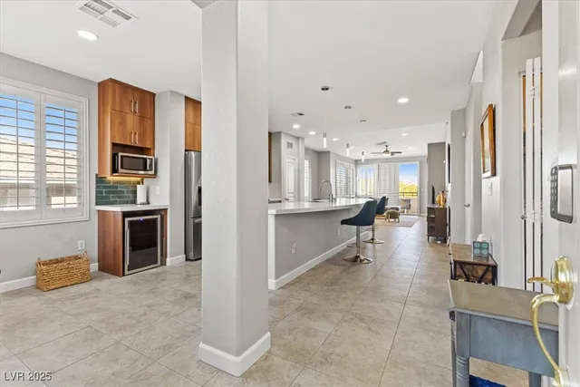 $2,400 | 660 Peachy Canyon Circle, Unit 201, Las Vegas, NV 89144