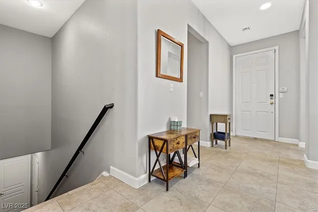 $2,400 | 660 Peachy Canyon Circle, Unit 201, Las Vegas, NV 89144