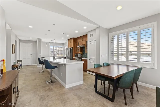 $2,400 | 660 Peachy Canyon Circle, Unit 201, Las Vegas, NV 89144