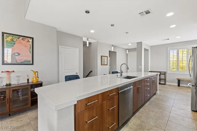 $2,400 | 660 Peachy Canyon Circle, Unit 201, Las Vegas, NV 89144