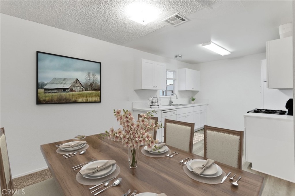 22040 Aleut Road Apple Valley, CA 92308 - Photo 6 of 28