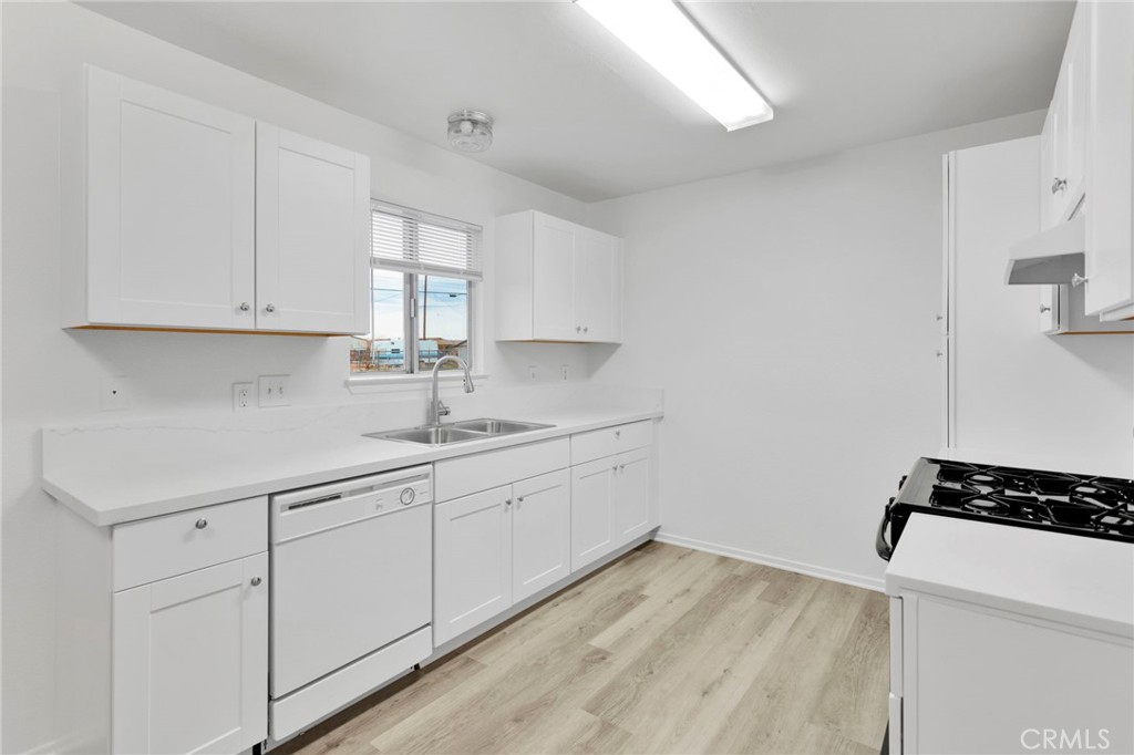 22040 Aleut Road Apple Valley, CA 92308 - Photo 8 of 28