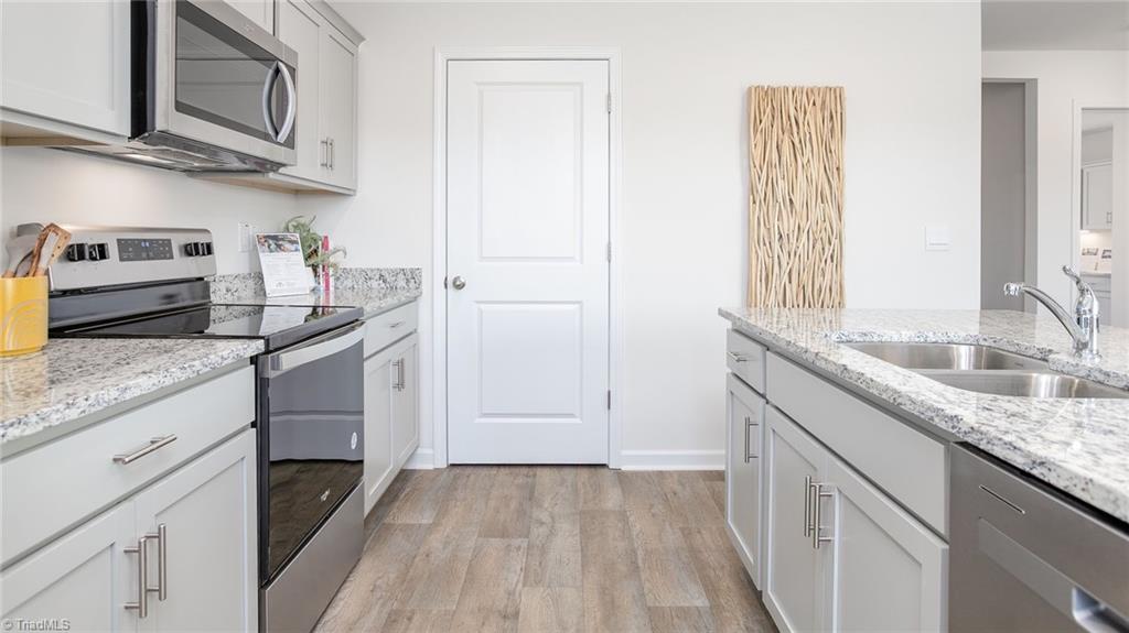 106 Chessie Road Mocksville, NC 27028 - Photo 7 of 24 Kitchen