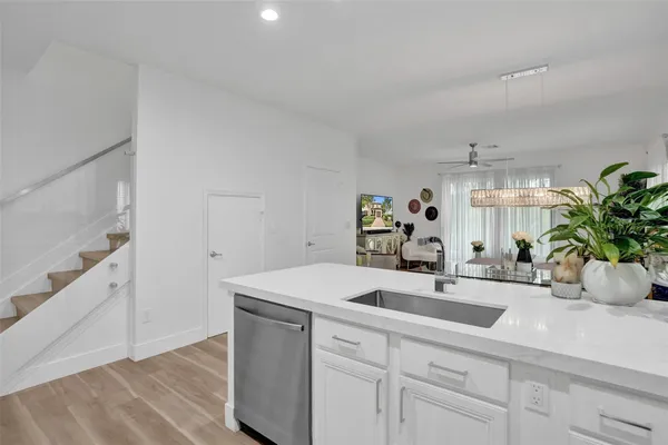 $3,375 | 4234 North Dixie Highway, Unit 125, Oakland Park, FL 33334