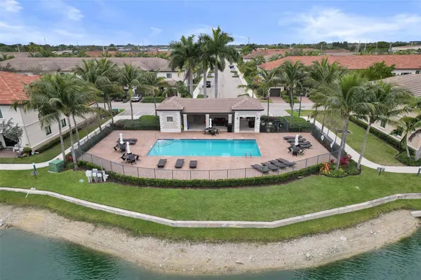 $3,375 | 4234 North Dixie Highway, Unit 125, Oakland Park, FL 33334